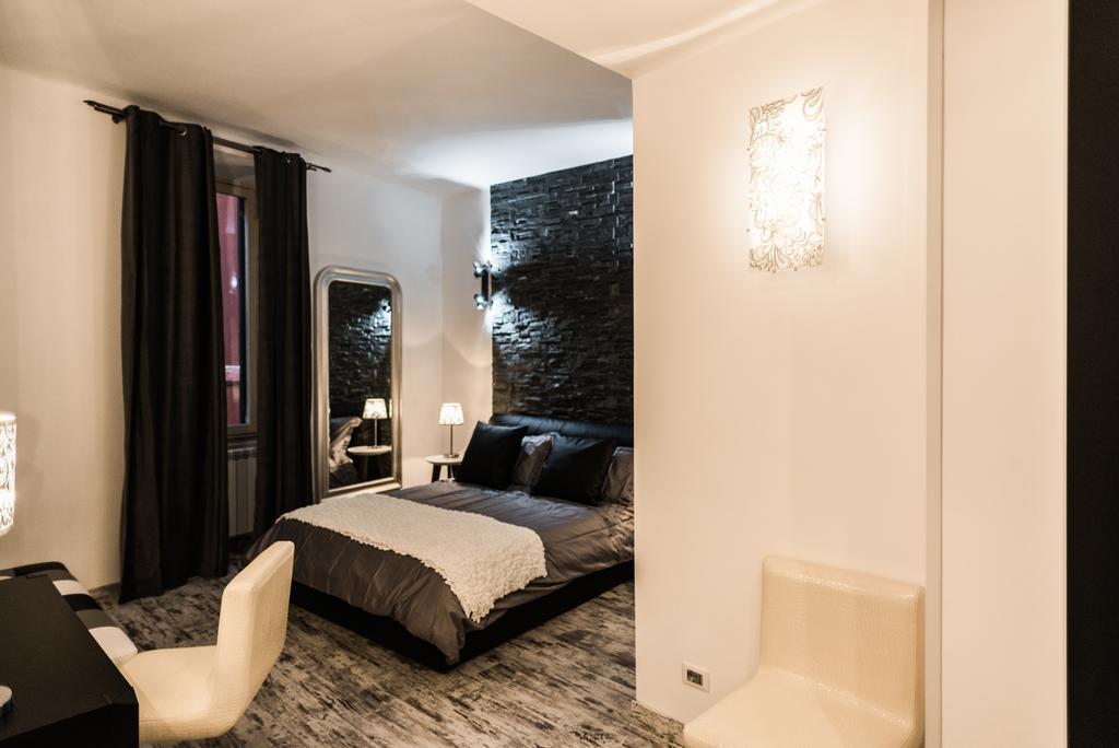 Trevi & Pantheon Luxury Rooms Róma Szoba fotó